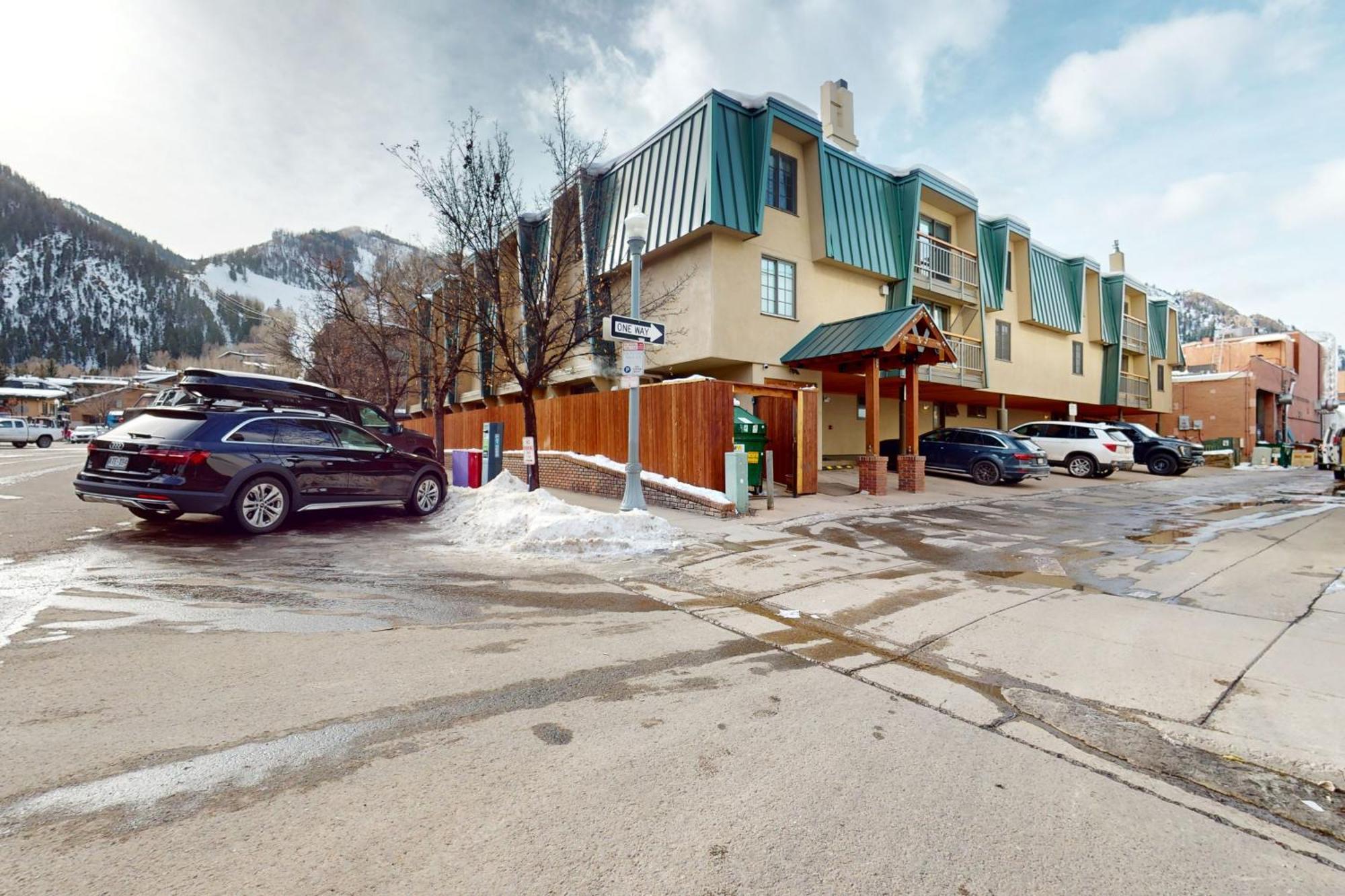 Downtown Beauties Villa Aspen Luaran gambar