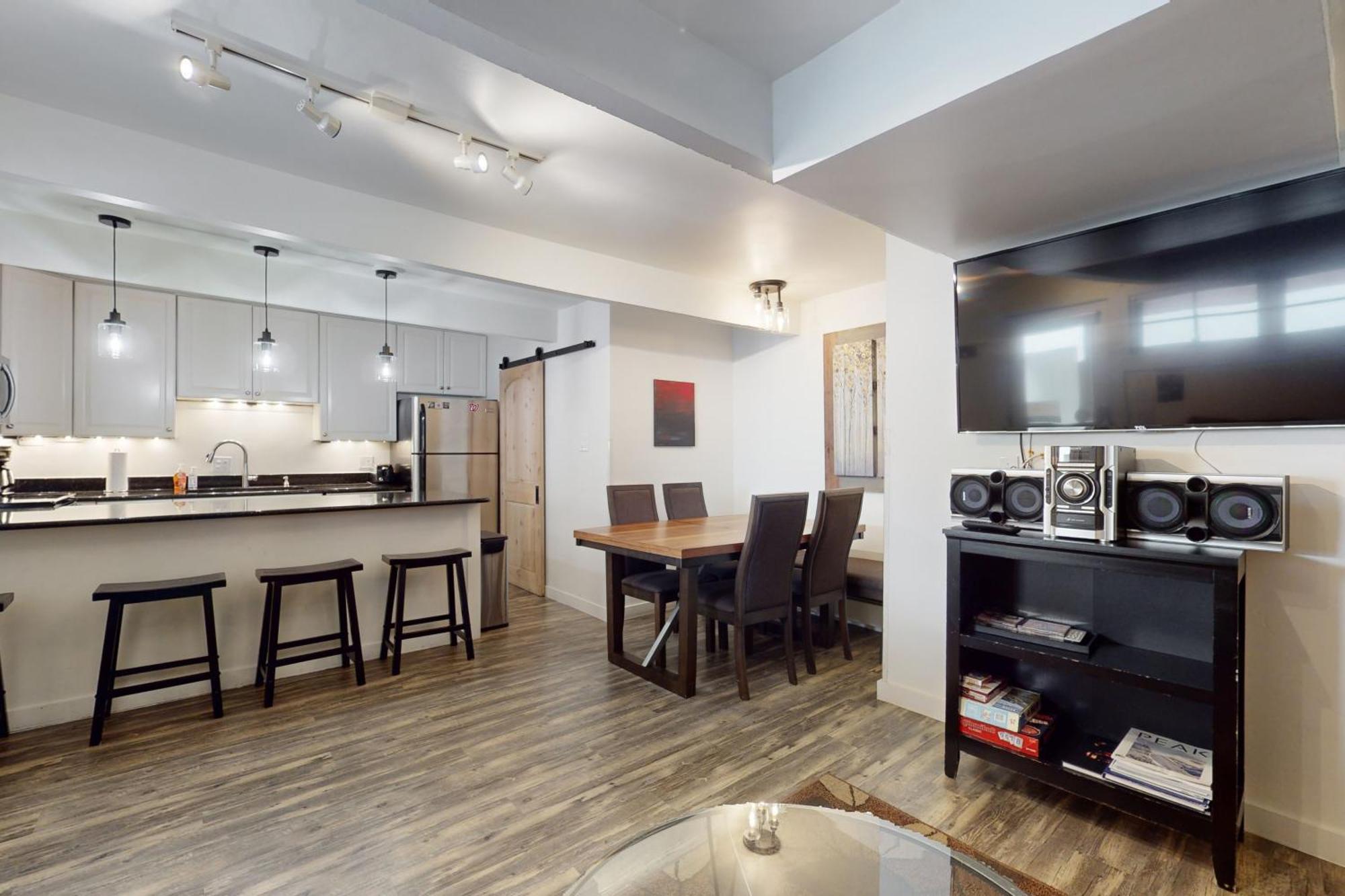 Downtown Beauties Villa Aspen Luaran gambar