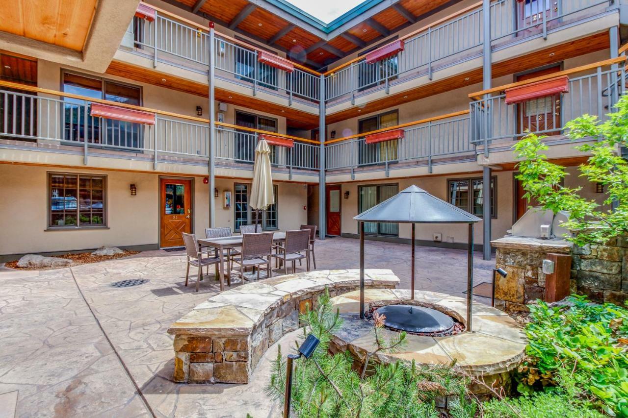 Downtown Beauties Villa Aspen Luaran gambar
